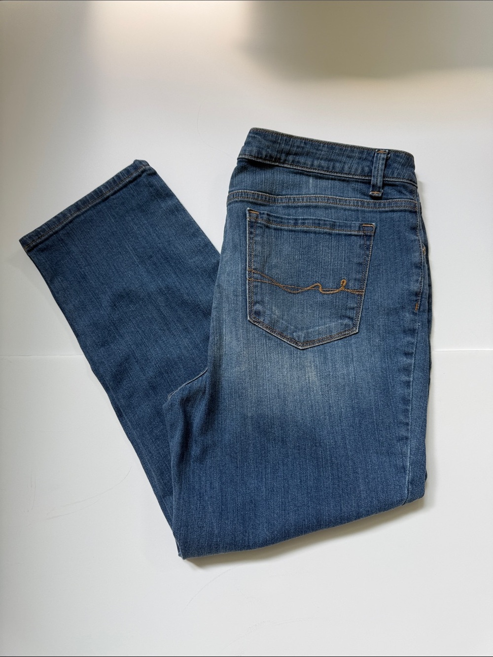 St. John's Bay Women's Size 12 Medium Blue Cropped Jeans